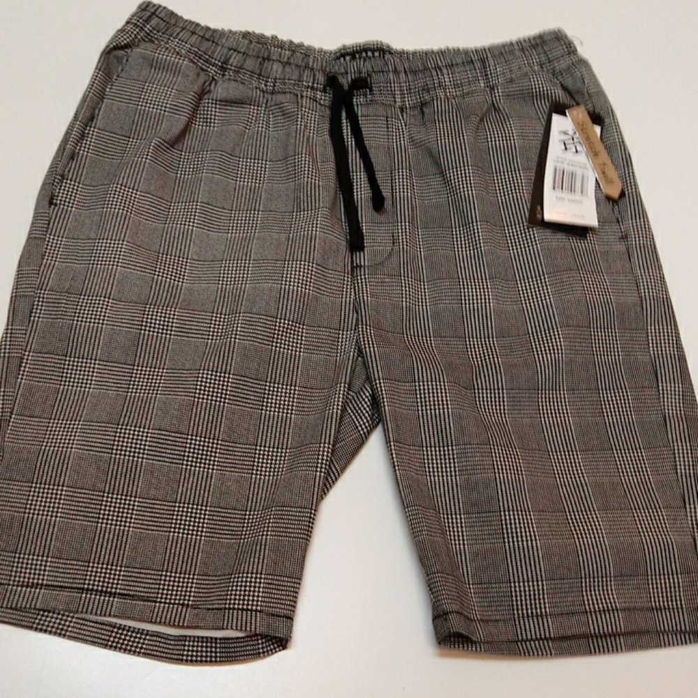 Raw Yarn Houndtooth Bermudas